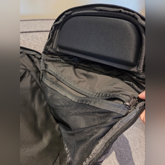 Thule Accent Black Backpack - Picture 8 of 9